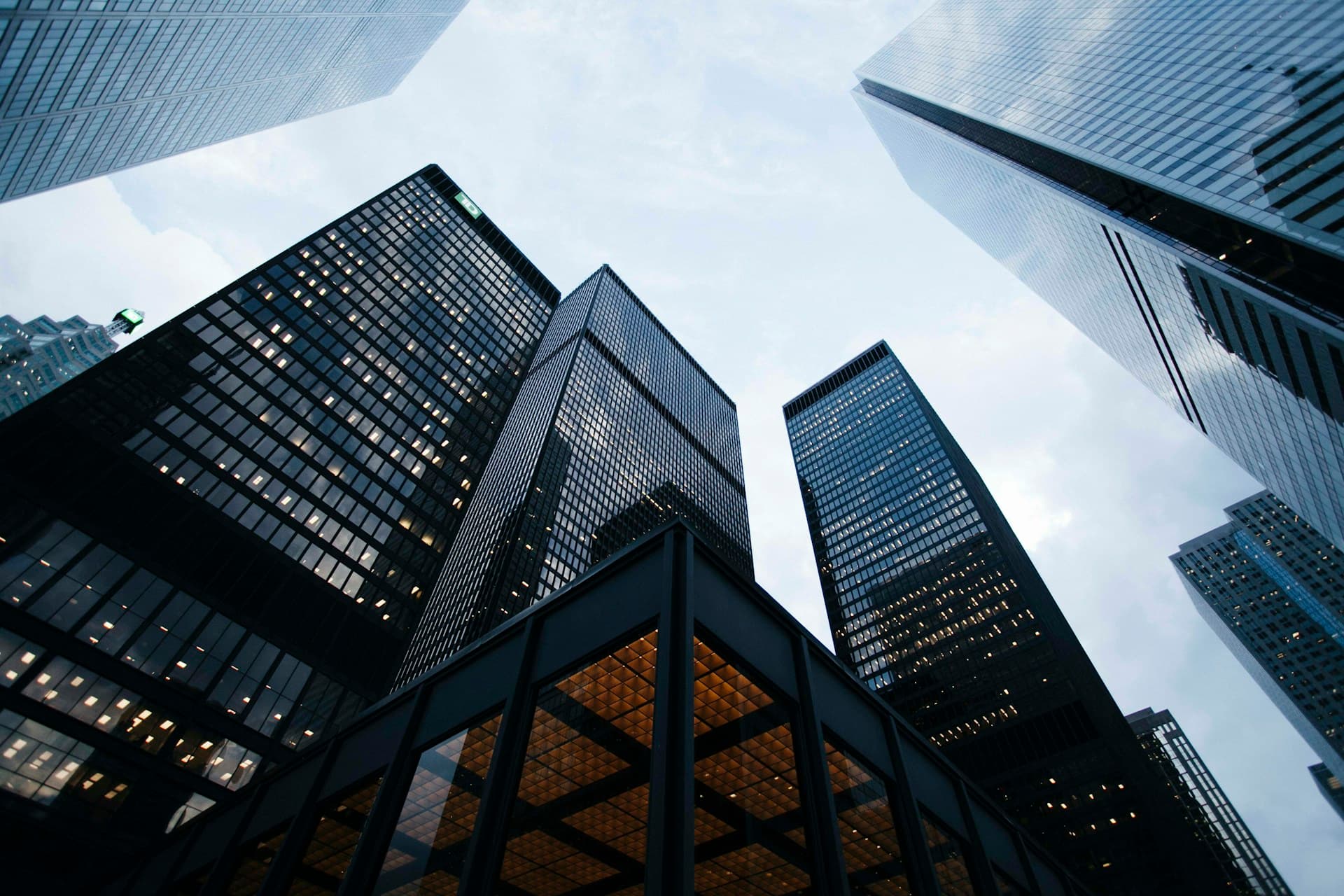 Setting Up an Offshore Company from UAE: BVI, Cayman, Mauritius & Singapore Compared